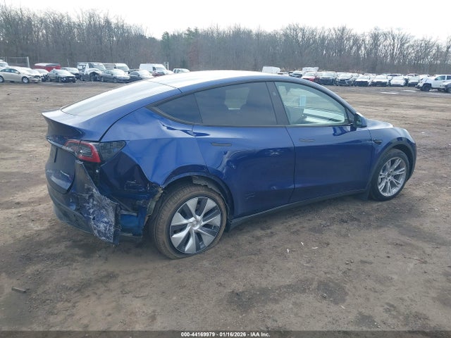 Продажа на аукционе авто 2023 Tesla Model Y Awd/long Range Dual Motor All-wheel Drive, vin: 7SAYGDEE5PA182333, номер лота: 44169979