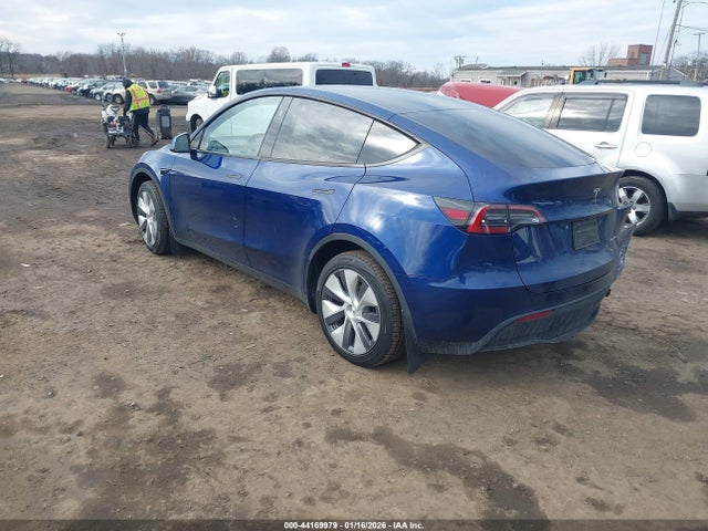 Продажа на аукционе авто 2023 Tesla Model Y Awd/long Range Dual Motor All-wheel Drive, vin: 7SAYGDEE5PA182333, номер лота: 44169979