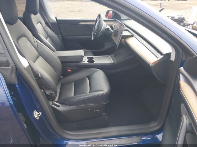 Продажа на аукционе авто 2023 Tesla Model Y Awd/long Range Dual Motor All-wheel Drive, vin: 7SAYGDEE5PA182333, номер лота: 44169979
