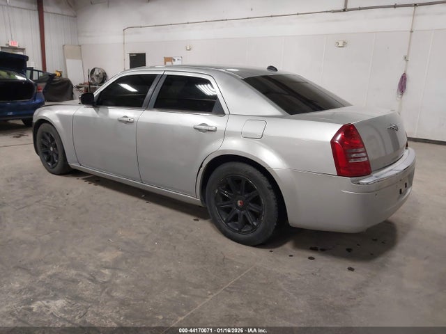 2005 Chrysler 300c მანქანა იყიდება აუქციონზე, vin: 2C3AA63H35H132490, აუქციონის ნომერი: 44170071