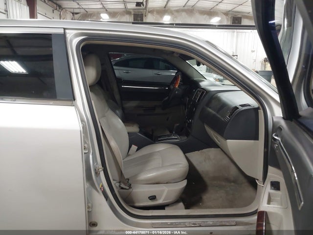 2005 Chrysler 300c მანქანა იყიდება აუქციონზე, vin: 2C3AA63H35H132490, აუქციონის ნომერი: 44170071