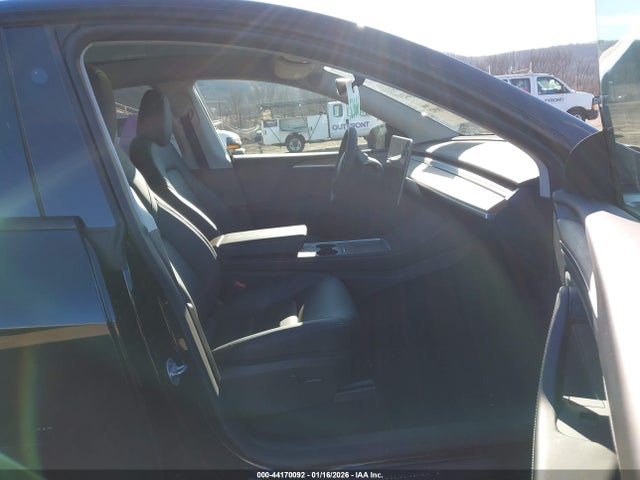 2024 TESLA MODEL Y 7SAYGDEE9RA329532 Photo 4
