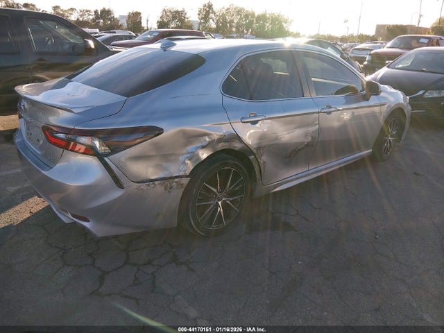 4T1G11AK1NU699832 Toyota CAMRY SE