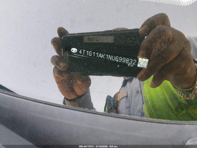 4T1G11AK1NU699832 Toyota CAMRY SE