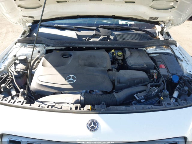WDCTG4EB2KJ550382 Mercedes-Benz GLA 250