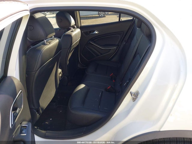 WDCTG4EB2KJ550382 Mercedes-Benz GLA 250