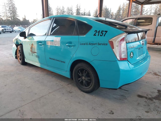 2015 TOYOTA PRIUS JTDKN3DU3F0415458 Photo 2