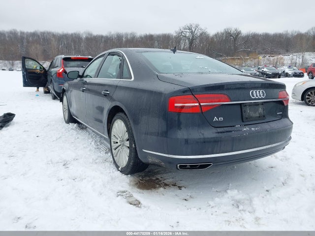 2015 AUDI A8 WAUJGAFDXFN038649 Photo 2