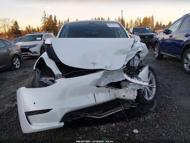 2021 Tesla Model Y Long Range Dual Motor All-wheel Drive მანქანა იყიდება აუქციონზე, vin: 5YJYGDEEXMF095166, აუქციონის ნომერი: 44170232