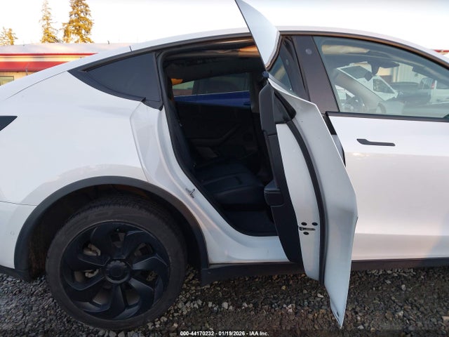 2021 TESLA MODEL Y 5YJYGDEEXMF095166 Photo 7