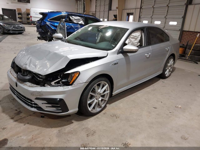 Aukcja sprzedaży 2018 Volkswagen Passat 2.0t R-line/2.0t S, vin: 1VWAA7A30JC014111, numer aukcji: 44170344