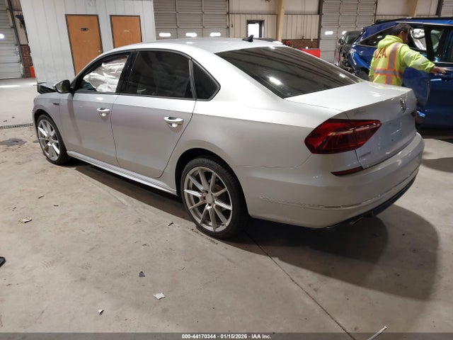 Aukcja sprzedaży 2018 Volkswagen Passat 2.0t R-line/2.0t S, vin: 1VWAA7A30JC014111, numer aukcji: 44170344