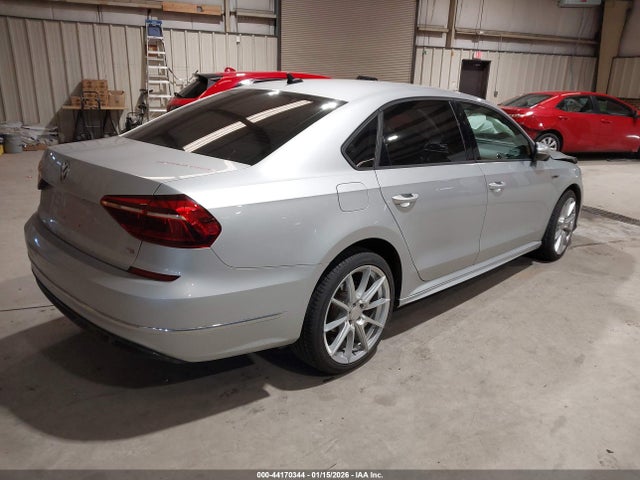 Aukcja sprzedaży 2018 Volkswagen Passat 2.0t R-line/2.0t S, vin: 1VWAA7A30JC014111, numer aukcji: 44170344