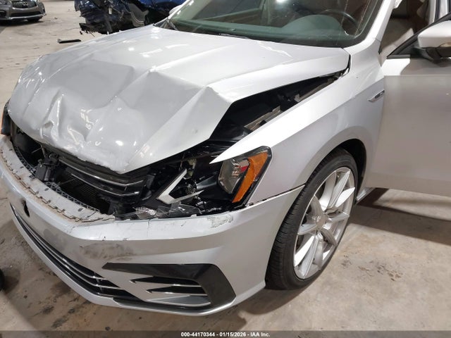 Aukcja sprzedaży 2018 Volkswagen Passat 2.0t R-line/2.0t S, vin: 1VWAA7A30JC014111, numer aukcji: 44170344