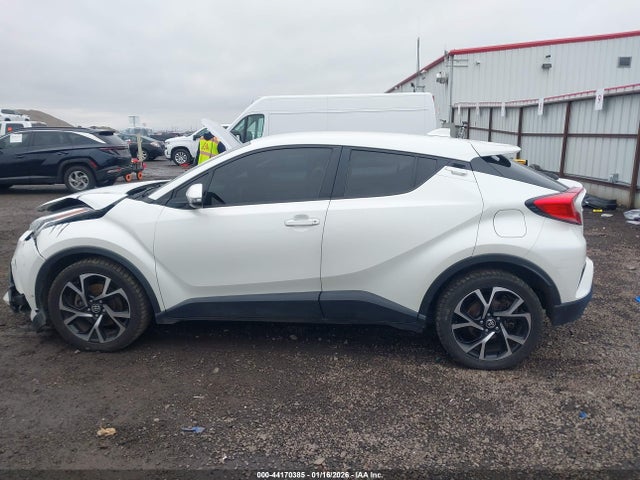 JTNKHMBX2M1099077 Toyota C-HR XLE