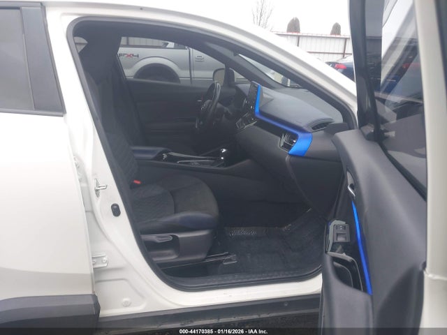 JTNKHMBX2M1099077 Toyota C-HR XLE