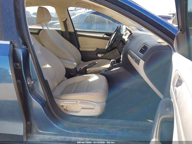 Auction sale of the 2017 Volkswagen Jetta 1.4t Se, vin: 3VWDB7AJ5HM261769, lot number: 44170400