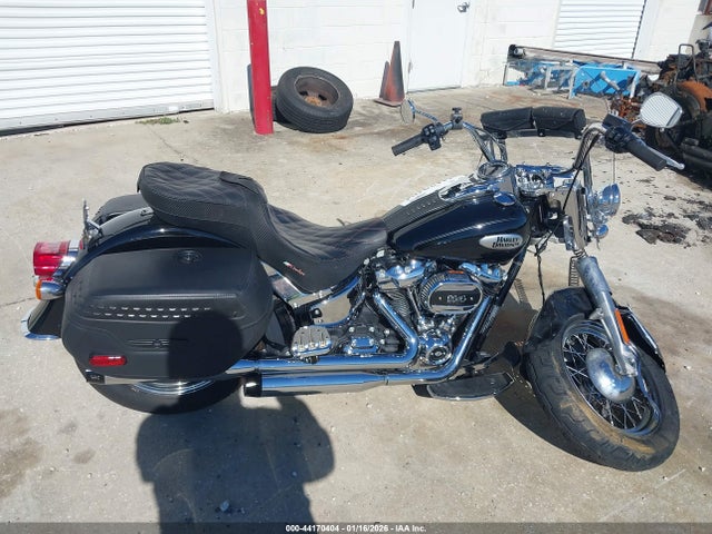 1HD1YBK17PB041219 Harley-Davidson FLHCS