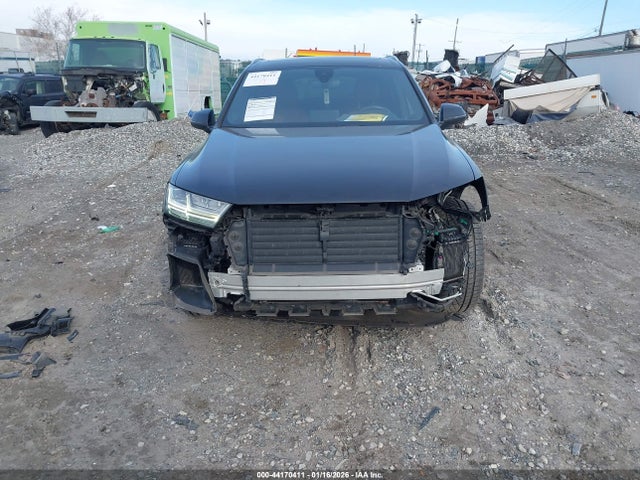 2019 AUDI Q7 WA1LAAF75KD003082 Photo 5