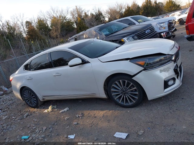 Продаж на аукціоні авто 2017 Kia Cadenza Premium, vin: KNALB4J14H5042690, номер лоту: 44170435
