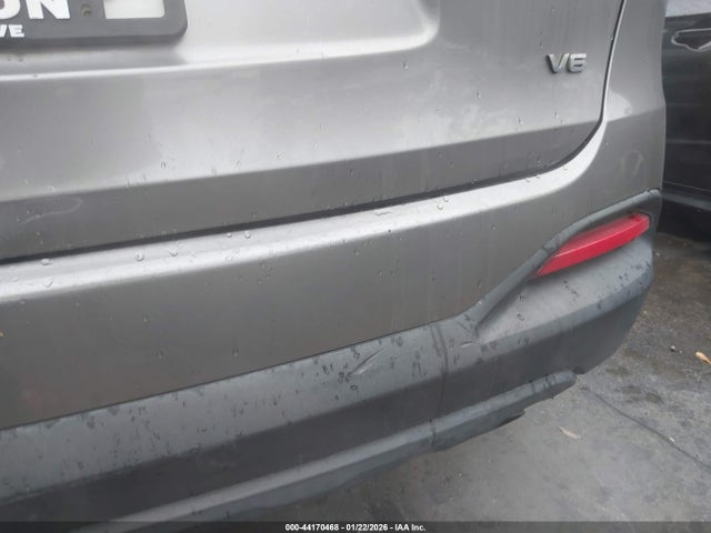 5XYPGDA54JG373419 KIA Sorento 3.3l Lx