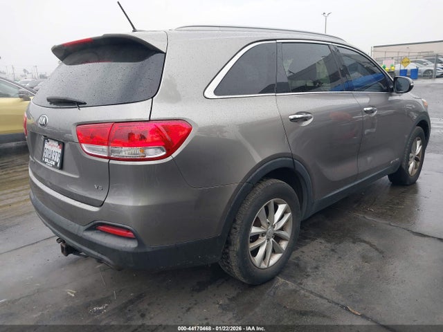5XYPGDA54JG373419 KIA Sorento 3.3l Lx