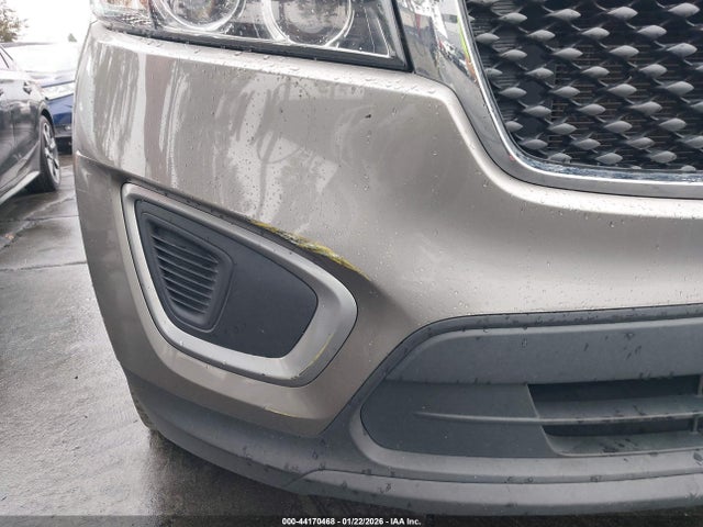 5XYPGDA54JG373419 KIA Sorento 3.3l Lx