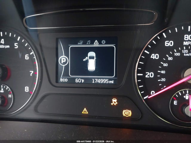 5XYPGDA54JG373419 KIA Sorento 3.3l Lx