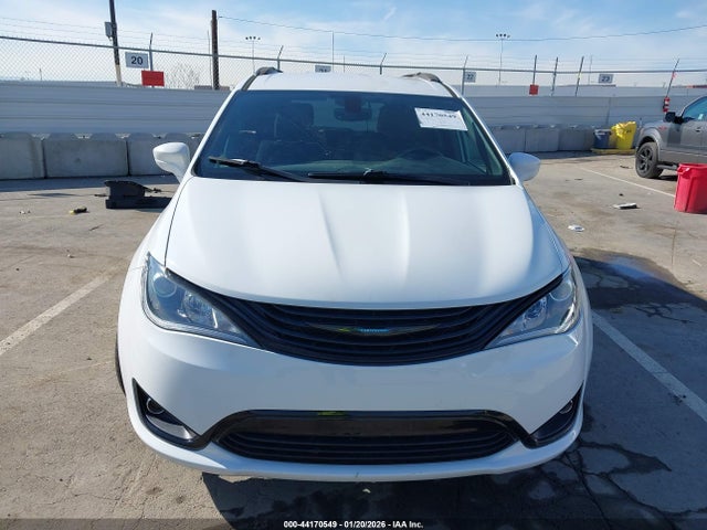 Chrysler Pacifica Hybrid Touring Plus 2019 2C4RC1H77KR533042 Image 12