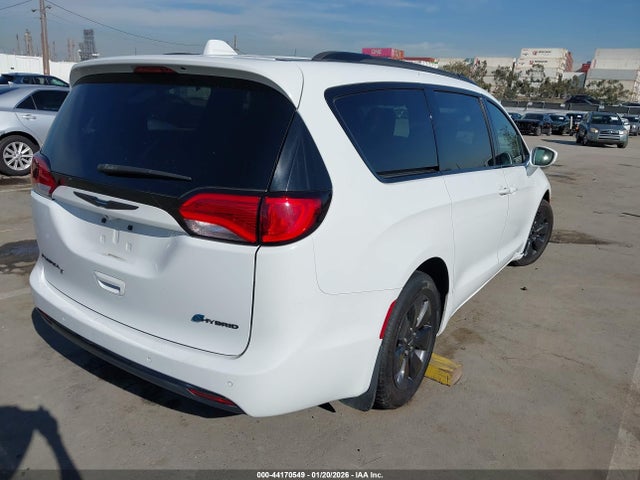 2019 CHRYSLER PACIFICA HYBRID 2C4RC1H77KR533042 Photo 3