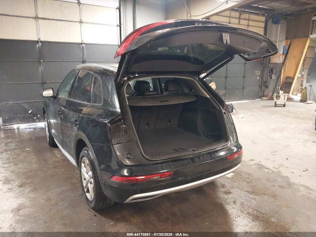 2018 Audi Q5 2.0t Premium/2.0t Tech Premium მანქანა იყიდება აუქციონზე, vin: WA1ANAFY5J2051339, აუქციონის ნომერი: 44170581