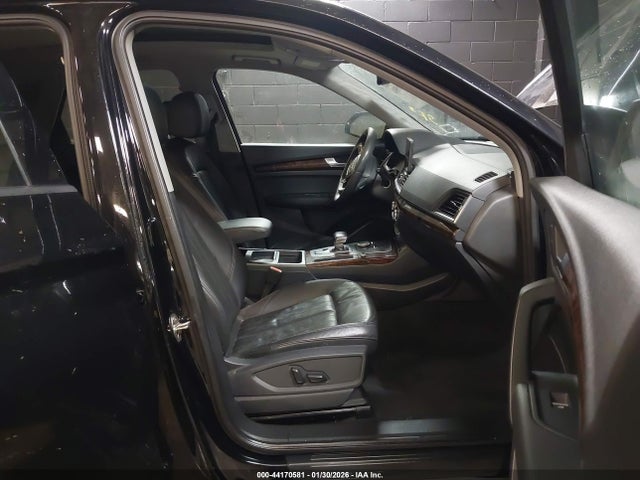 2018 Audi Q5 2.0t Premium/2.0t Tech Premium მანქანა იყიდება აუქციონზე, vin: WA1ANAFY5J2051339, აუქციონის ნომერი: 44170581