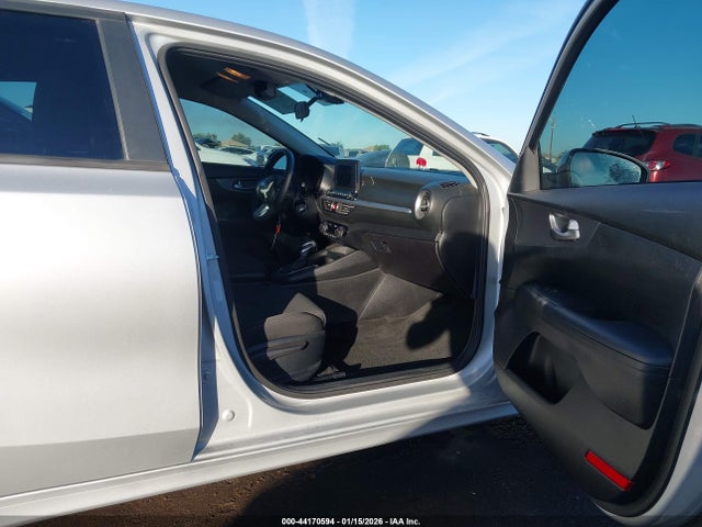 3KPF24AD6KE059657 KIA Forte Lxs