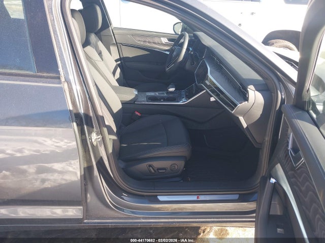 2025 AUDI A6 WAUL2BF22SN048470 Photo 4