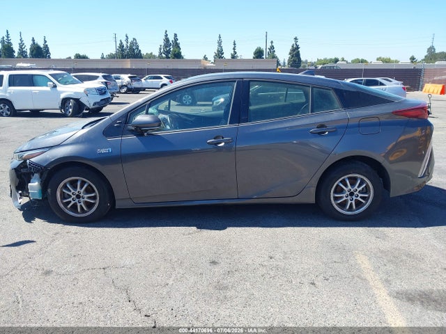 Toyota Prius Prime Plus 2018 JTDKARFP5J3092690 Image 13