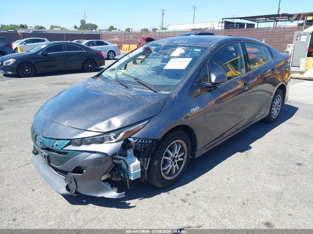 Toyota Prius Prime Plus 2018 JTDKARFP5J3092690 Image 2