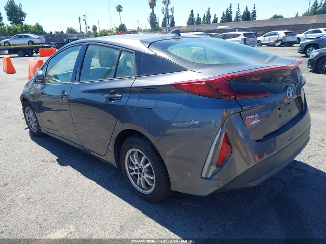 Toyota Prius Prime Plus 2018 JTDKARFP5J3092690 Image 3