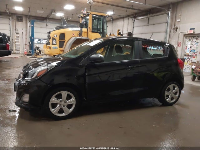 Продажа на аукционе авто 2021 Chevrolet Spark Fwd Ls Manual, vin: KL8CA6SA5MC724251, номер лота: 44170750