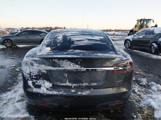 5YJSA1E21JF284831 Tesla MODEL S