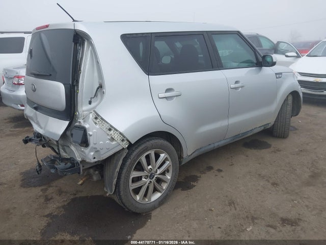 KIA SOUL + 2018 KNDJP3A5XJ7527533 Image 4
