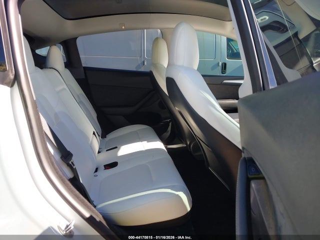 2023 TESLA MODEL Y 7SAYGDEE1PF636340 Photo 7