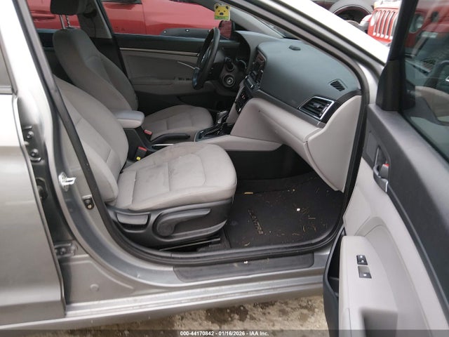 KMHD74LF8JU593925 Hyundai ELANTRA SE