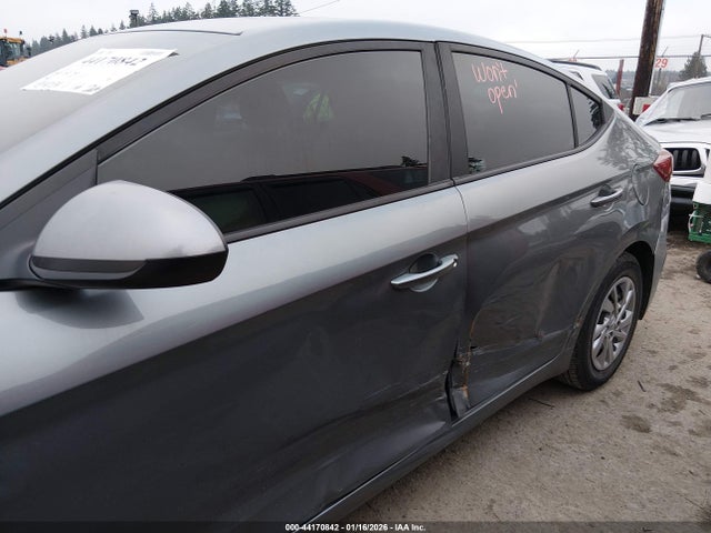 KMHD74LF8JU593925 Hyundai ELANTRA SE