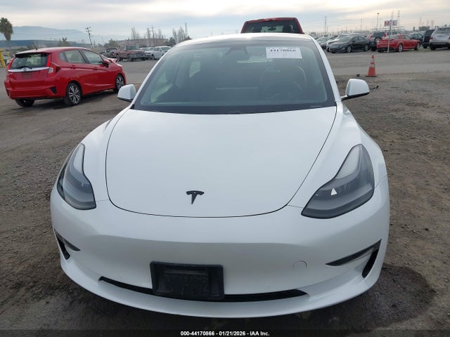 2021 Tesla Model 3 Standard Range Plus Rear-wheel Drive მანქანა იყიდება აუქციონზე, vin: 5YJ3E1EA8MF942729, აუქციონის ნომერი: 44170866