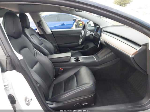 2021 Tesla Model 3 Standard Range Plus Rear-wheel Drive მანქანა იყიდება აუქციონზე, vin: 5YJ3E1EA8MF942729, აუქციონის ნომერი: 44170866