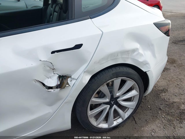2021 Tesla Model 3 Standard Range Plus Rear-wheel Drive მანქანა იყიდება აუქციონზე, vin: 5YJ3E1EA8MF942729, აუქციონის ნომერი: 44170866