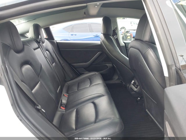 2021 Tesla Model 3 Standard Range Plus Rear-wheel Drive მანქანა იყიდება აუქციონზე, vin: 5YJ3E1EA8MF942729, აუქციონის ნომერი: 44170866