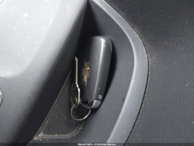 2GNAXKEX7J6221774 Chevrolet EQUINOX LT