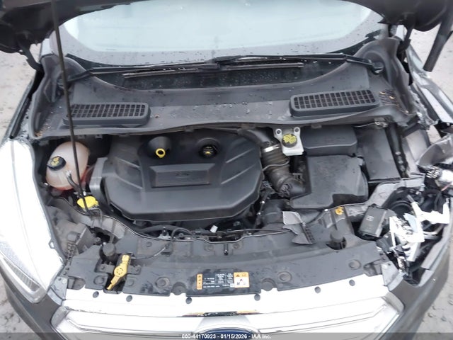 1FMCU0J98JUB16793 Ford Escape Titanium