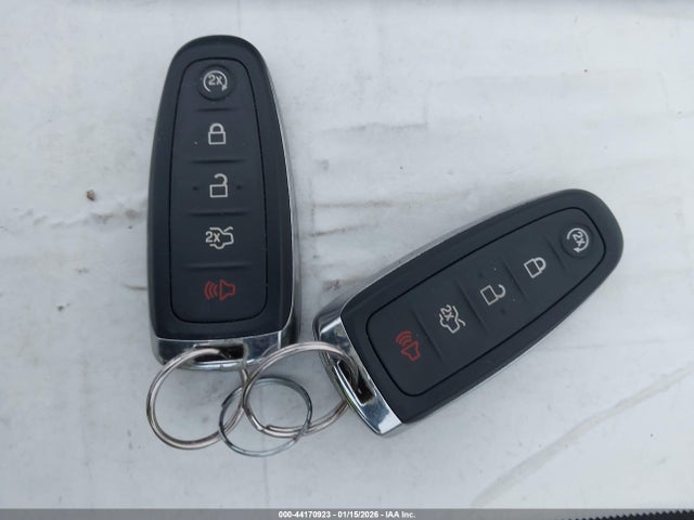1FMCU0J98JUB16793 Ford Escape Titanium